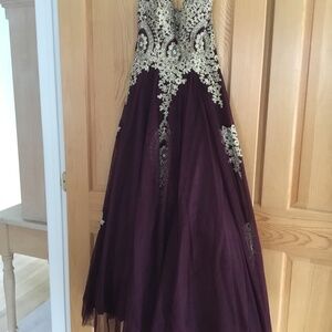 Maroon and Gold , Formal/Prom Dress. Size 5 by TLC say YES to the Prom